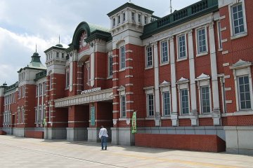 Fukaya Station is designed to look like Tokyo Station
