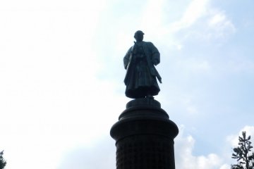 <p>Une statue de Omura Masujiro, fondateur de l'arm&eacute;e japonaise moderne</p>
