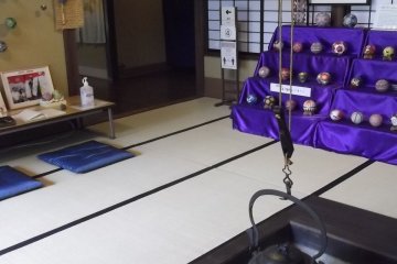 Tatami, hearth and crafts in the lounge
