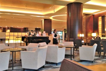 The spacious lobby lounge gives a sense of grandeur, and with its discounts for government and military staff, will be a welcoming place for officials.