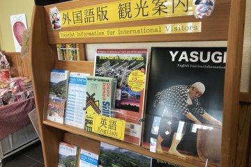 Why I Love Using Travel Brochures