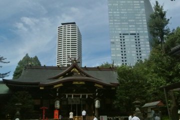 Kumano Shrine nestled in among many tall buildings, and still very quiet...