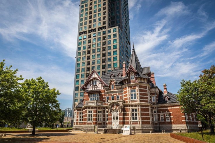 Mojiko Retro has historic buildings and a tower with beautiful views