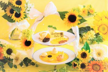 Sunflower Holic at Anniversaire Café