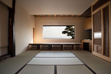The washitsu with views of Sagami Bay