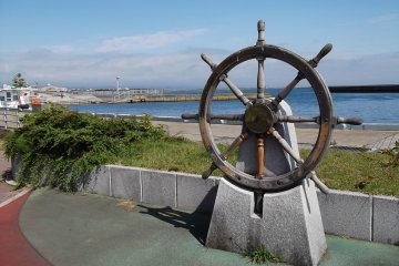 A ship's wheel reminds you of the city's seafaring heritage