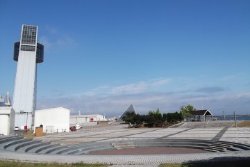 A small arena is a good place to sit and chill out