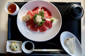 Fresh maguro don!