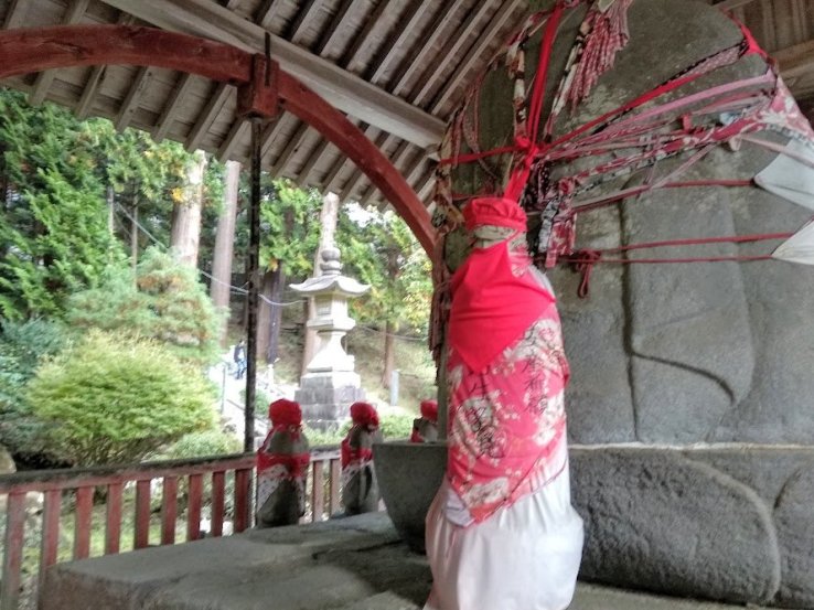 Ovoid holy statue