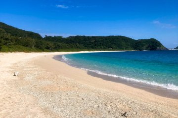 On Furuzamami Beach