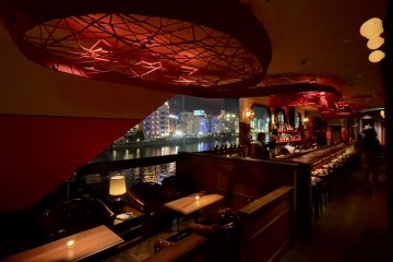 Bar 010