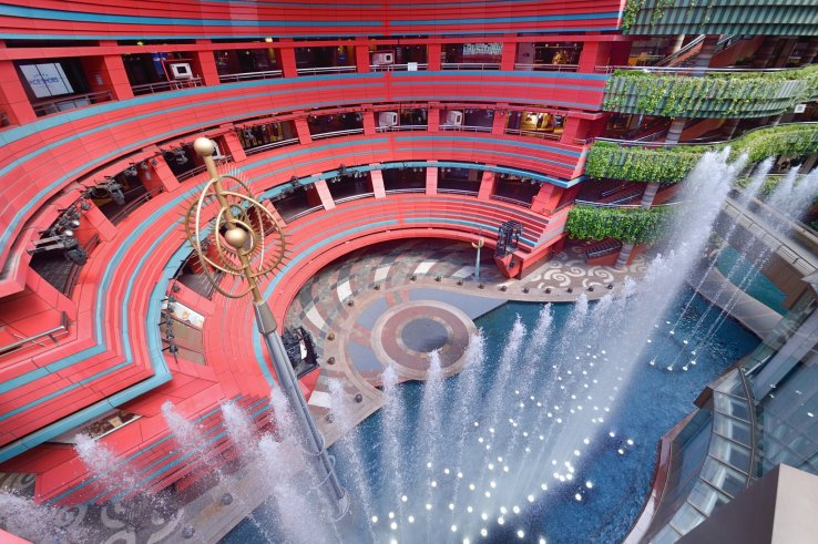 Canal City Hakata's fountain show