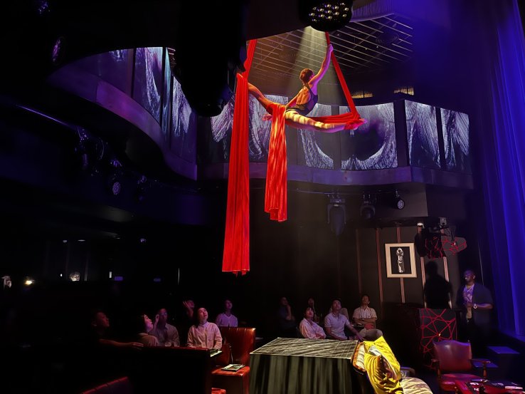 Theater 010 performance