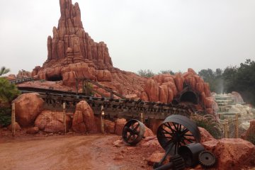 <p>Western Roller coaster, merupakan sebuah keharusan</p>
