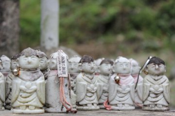 Tiny Henro Figurines