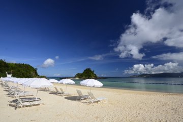 Kariyushi Beach
