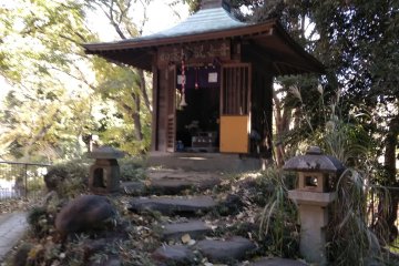 Small shrine at trail top 