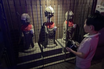 Jizo's head moves.
