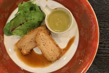 Millefille - flaky pastry with a juicy vegan pork belly like centreillet