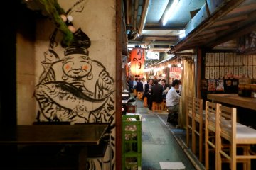 The street-style of art gives it a cool, retro alley-feel.