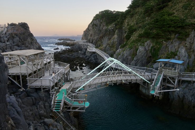 Akasaki Promenade’s wooden walkways