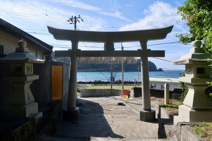 Ichinotorii with Maehama beach in the distance