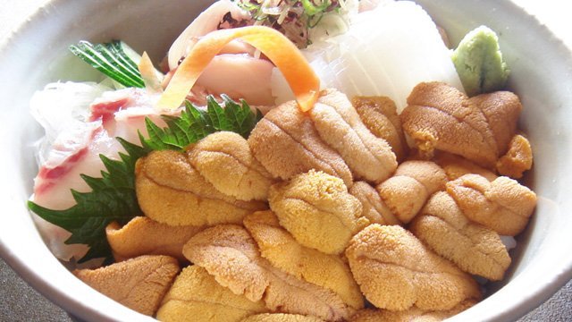 Sea urchin bowl with assorted seafood