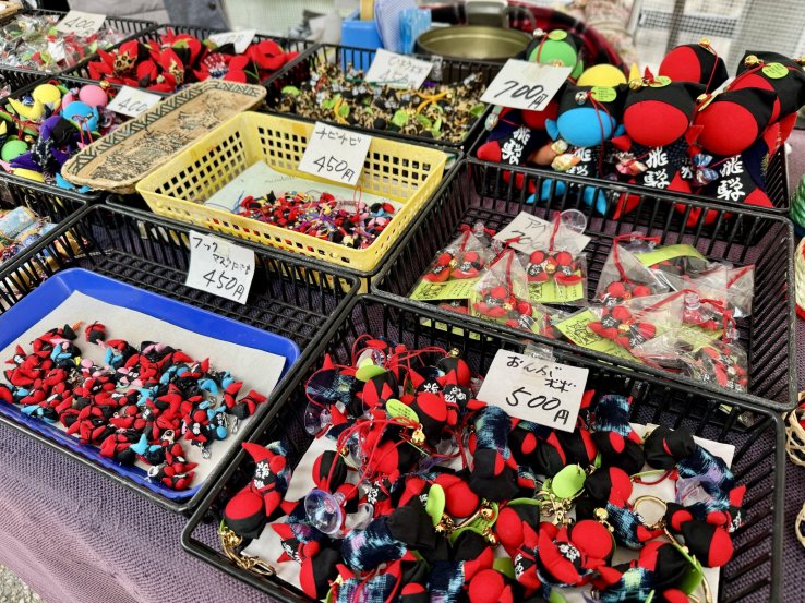 Sarubobo wares