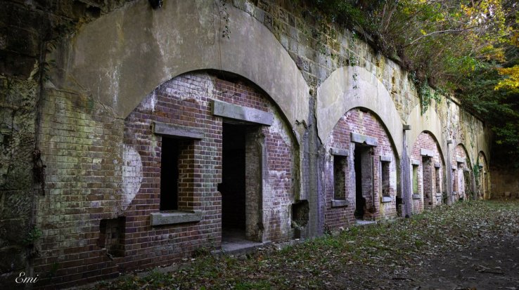 The Himegamiyama Fortress Ruins was built to prevent enemy ships from entering Asakaya Bay during the Russo-Japanese War.