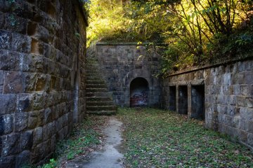 Somehow it reminds me of the ghibli world when visiting. Situated atop a hill remains as it is today. Visit there when the sun is still up. 