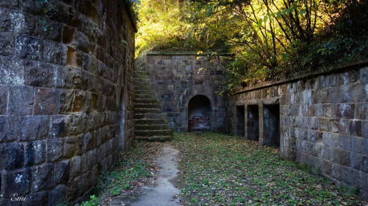 Somehow it reminds me of the ghibli world when visiting. Situated atop a hill remains as it is today. Visit there when the sun is still up. 