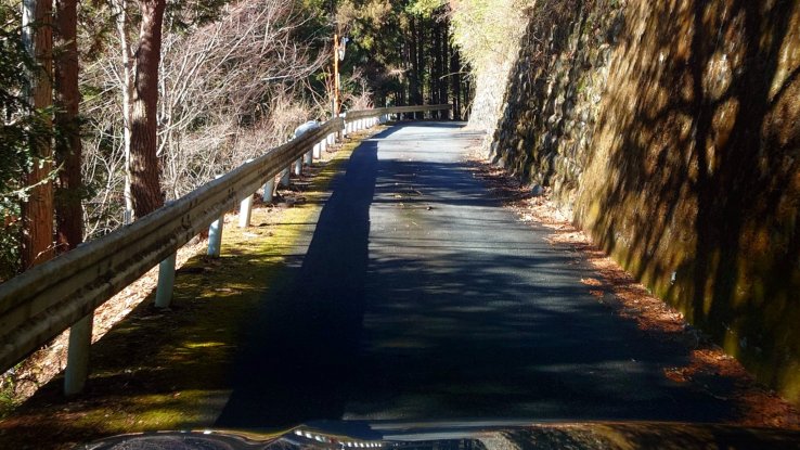 Narrow road to Mogura village