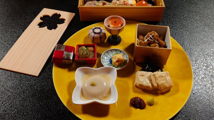 Course with natto, yuba, tofu…