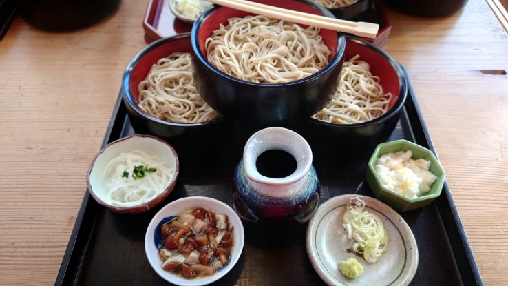 Unpacked tower of soba for 1 person at Osukuni