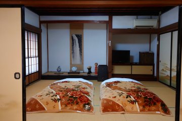 Temple stay for a couple at Kakurinbo