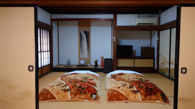 Temple stay for a couple at Kakurinbo