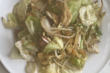 Fu champuru, gluten stir fry with vegetables