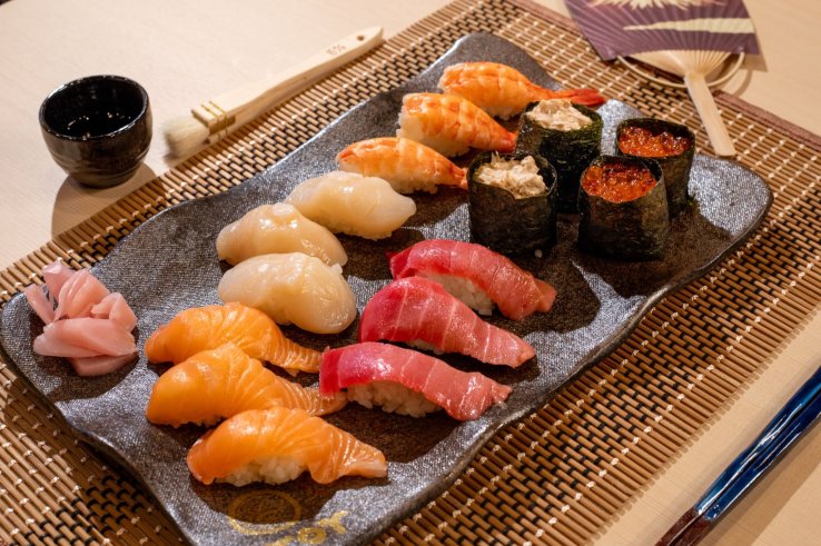 Final product, sushi tray ready to eat