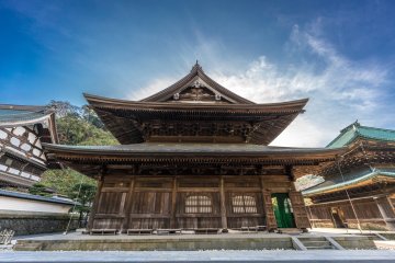 Temple buildings at Kencho-ji
