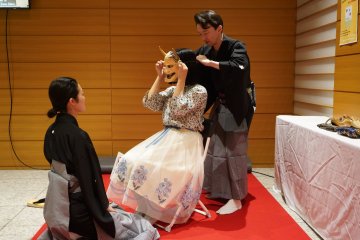 Try on real Noh masks