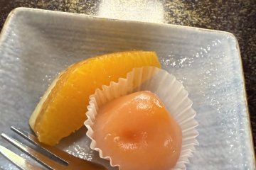 Peach Kuzumochi with Mikan Wedge, Gero Onsen