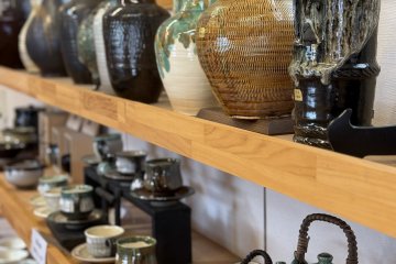Onta-yaki pottery in Mameda-machi