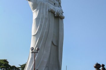 <p>Kannon-sama&nbsp;membawa perdamaian dan cinta kepada masyarakat Takasaki</p>
