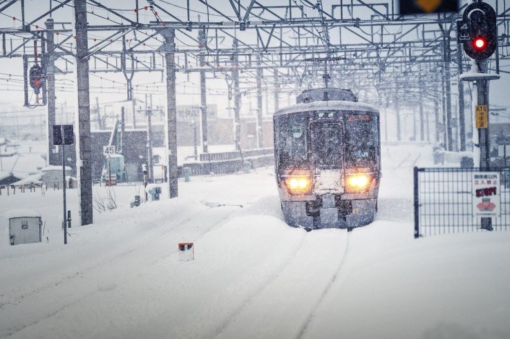 Train covered in Snow, northern part of Biwa Lake
