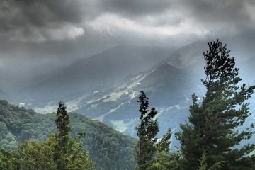 Neaba Valley to Saragakyo Valley
