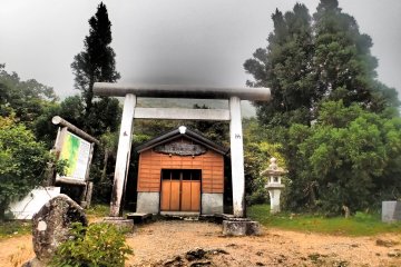 <p>Kuil di pass</p>
