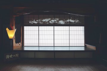 A raft motif above the window for summer
