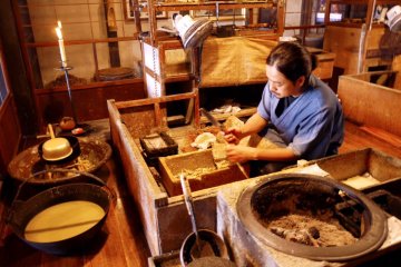 Omori Ryotaro crafts traditional Japanese candles.