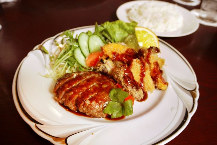 Mother has become a popular spot for foreign visitors to Uchiko thanks to its Western menu.
