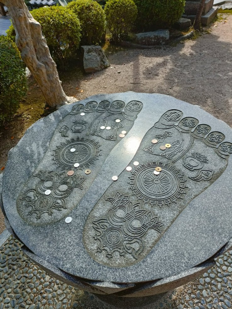 Buddha's feet replica 